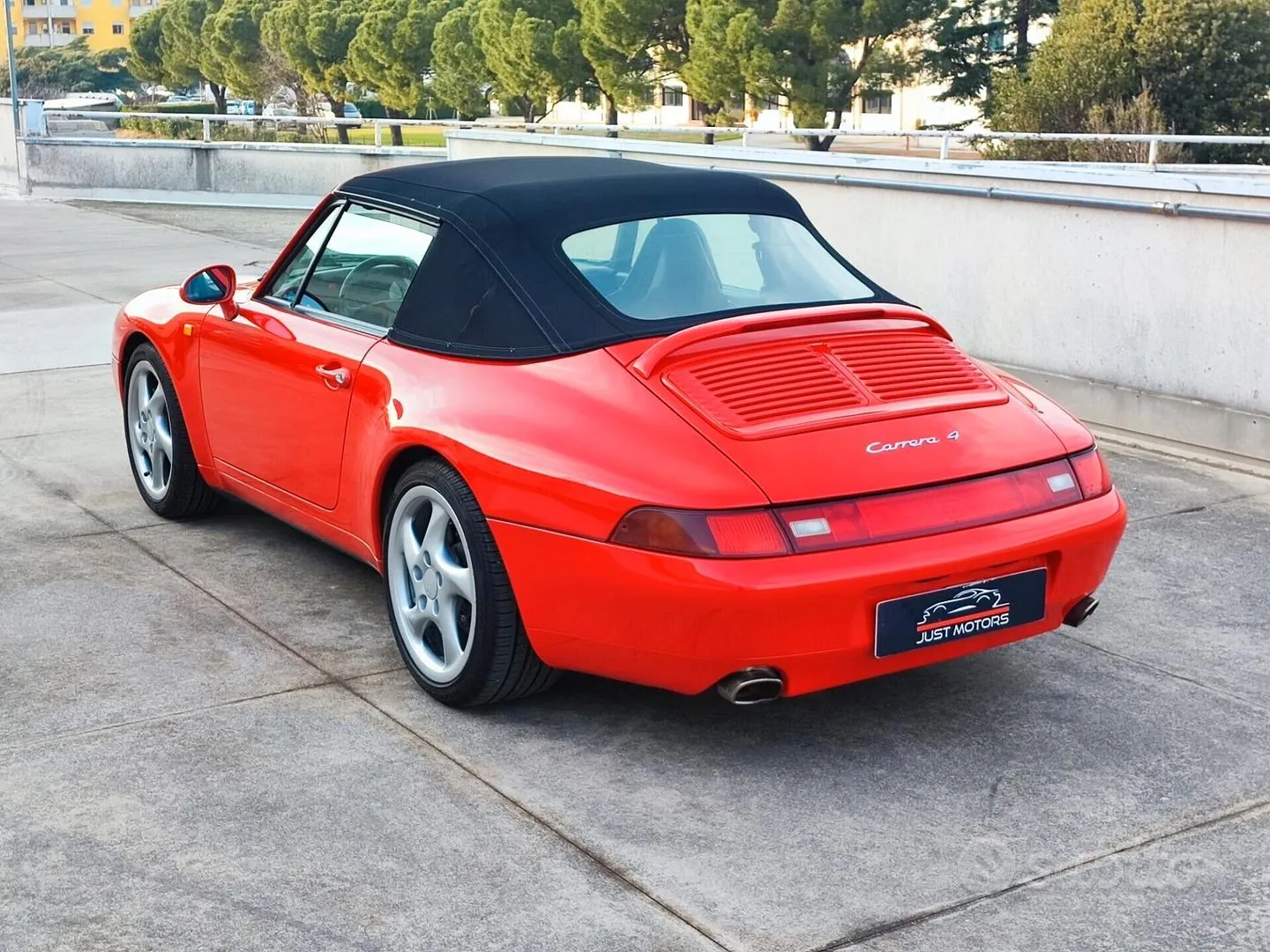 Porsche 911 Carrera 4 Cabriolet Varioram 1995 photo 4