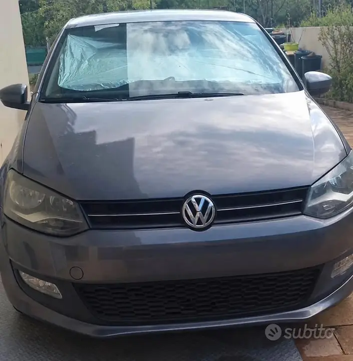 Volkswagen Polo 2011 photo 2