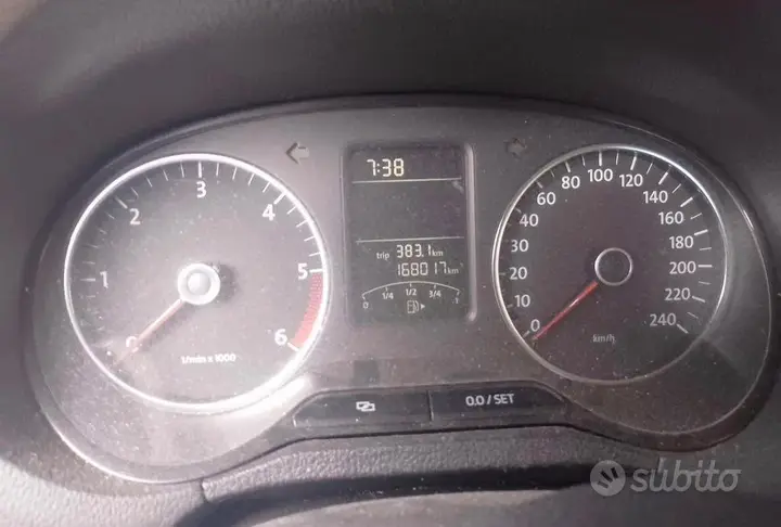 Volkswagen Polo 2011 photo 3