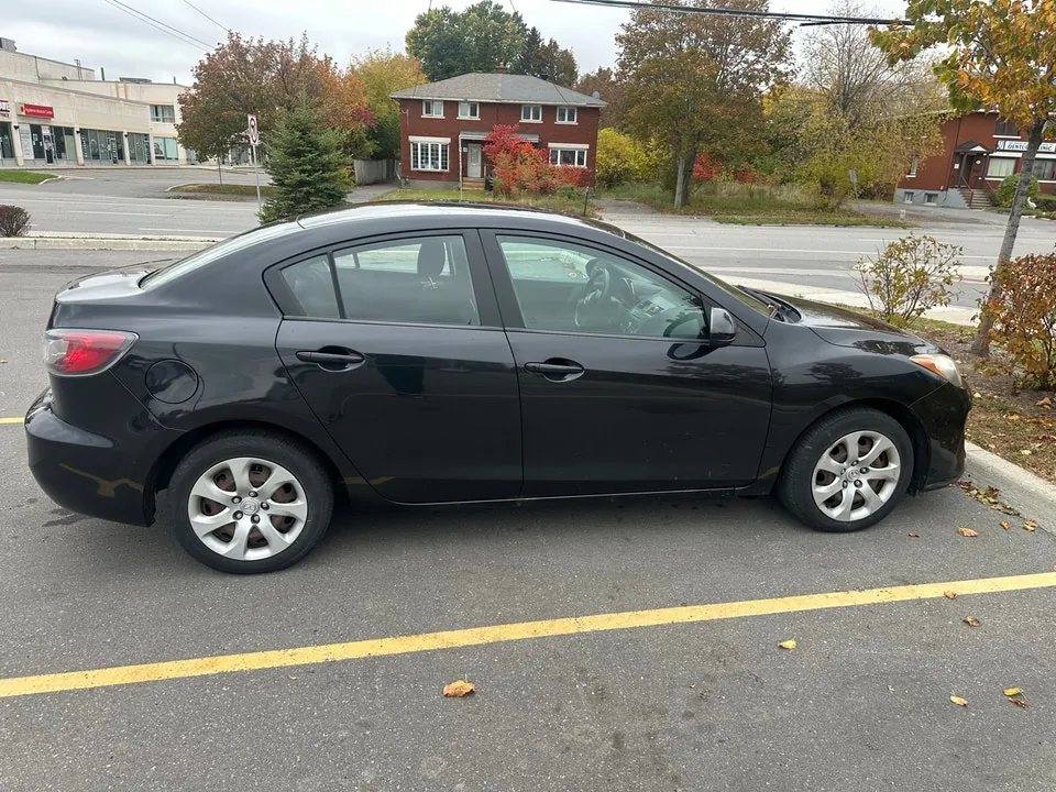 Mazda 3 2013 photo 2