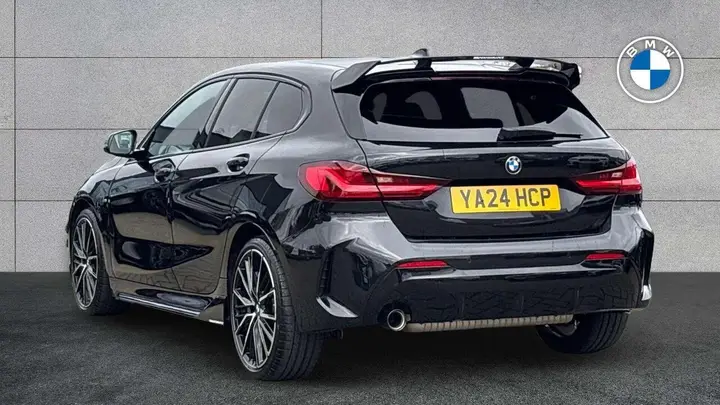 BMW 1 Series 2024 photo 2