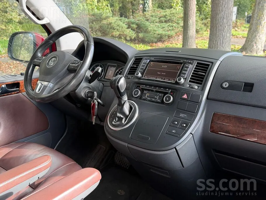 Volkswagen T5 Multivan 2012 photo 5