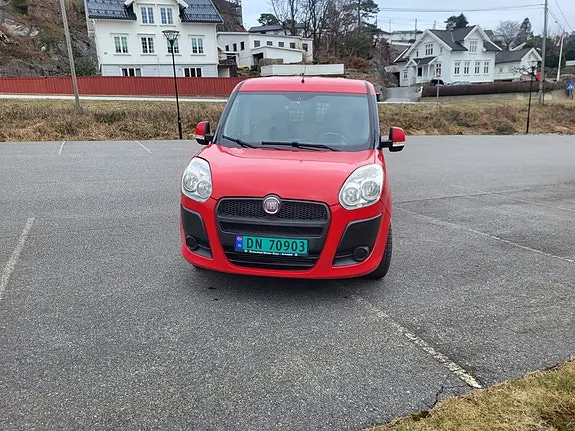 Fiat Doblo 2011 photo 2