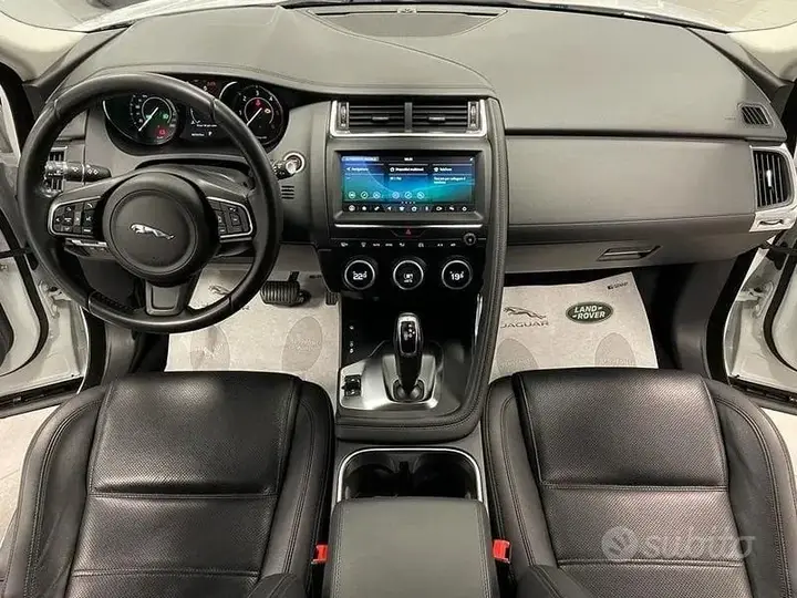 Jaguar E-Pace 2019 photo 3
