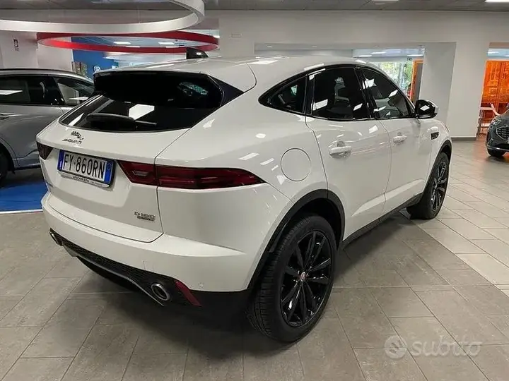 Jaguar E-Pace 2019 photo 2