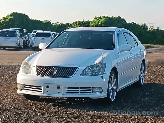 Toyota Crown 2005 photo 3