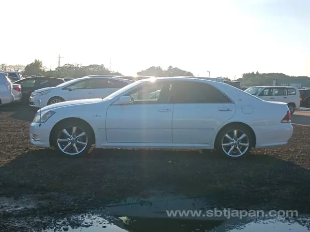 Toyota Crown 2005 photo 4