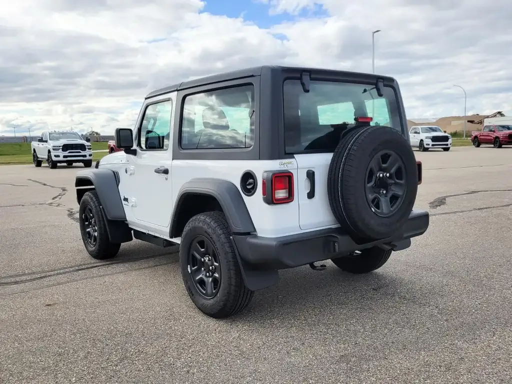Jeep Wrangler 2026 photo 4