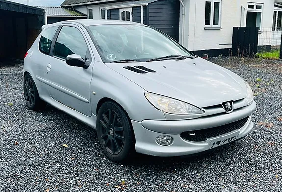 Peugeot 206 2002 photo 5