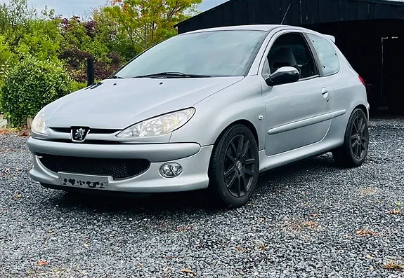 Peugeot 206 2002 photo 2