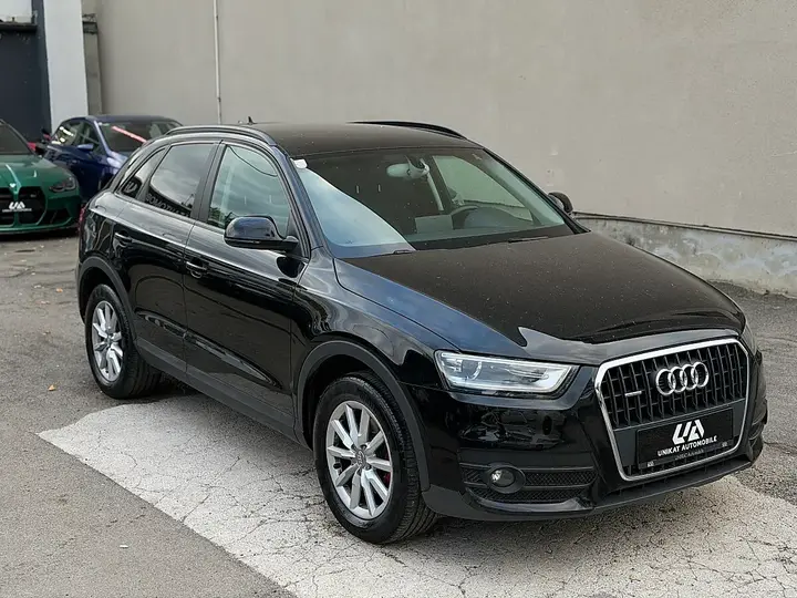 Audi Q3 2012 photo 2