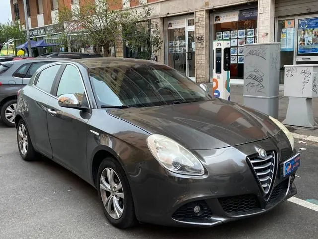 Alfa Romeo Giulietta 2013 photo 3