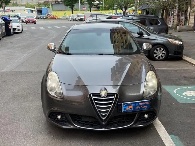 Alfa Romeo Giulietta 2013 photo 2