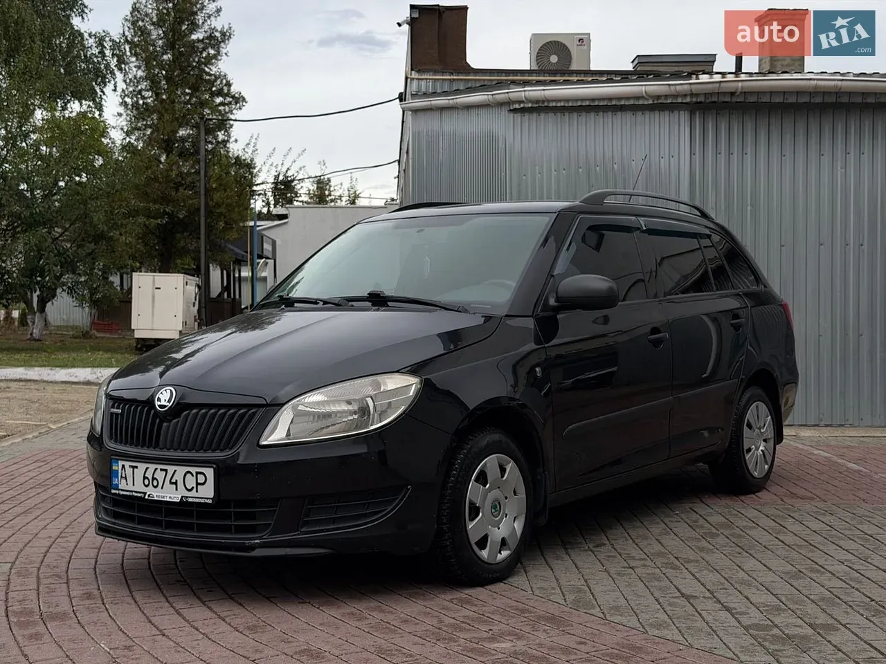 Skoda Fabia 2011 photo 3