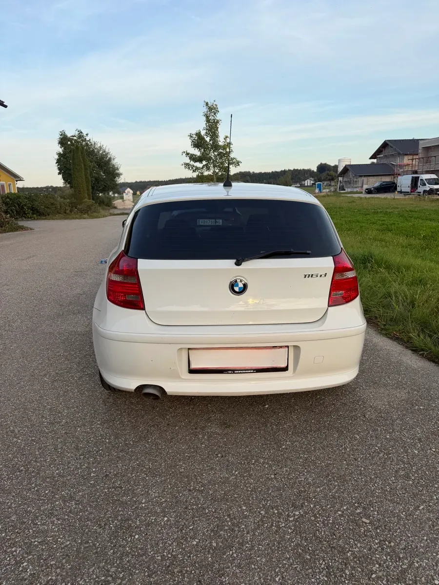 BMW 1 Series 2010 photo 3