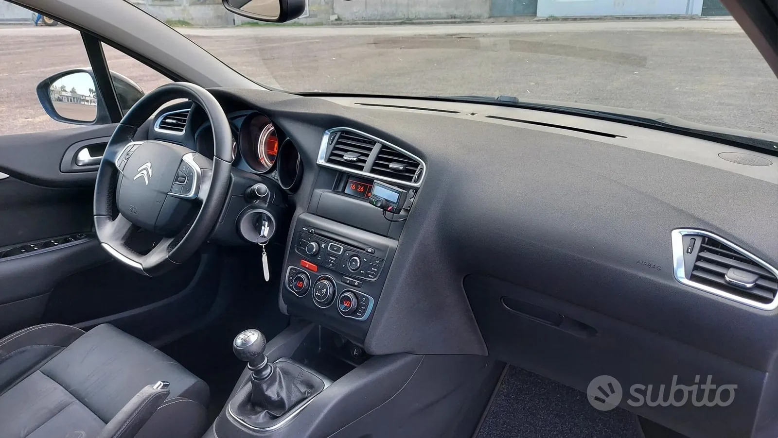 Citroen C4 2012 photo 3