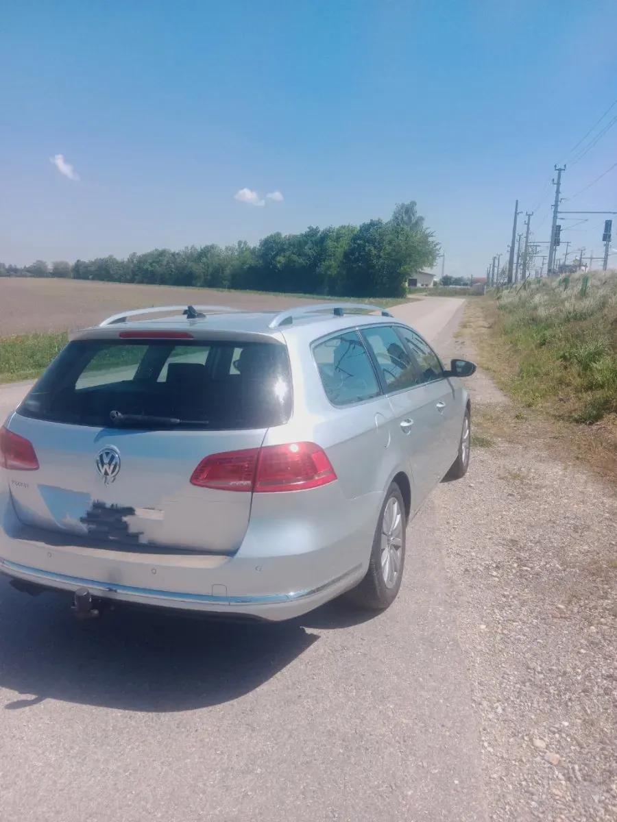 Volkswagen Passat 2011 photo 3