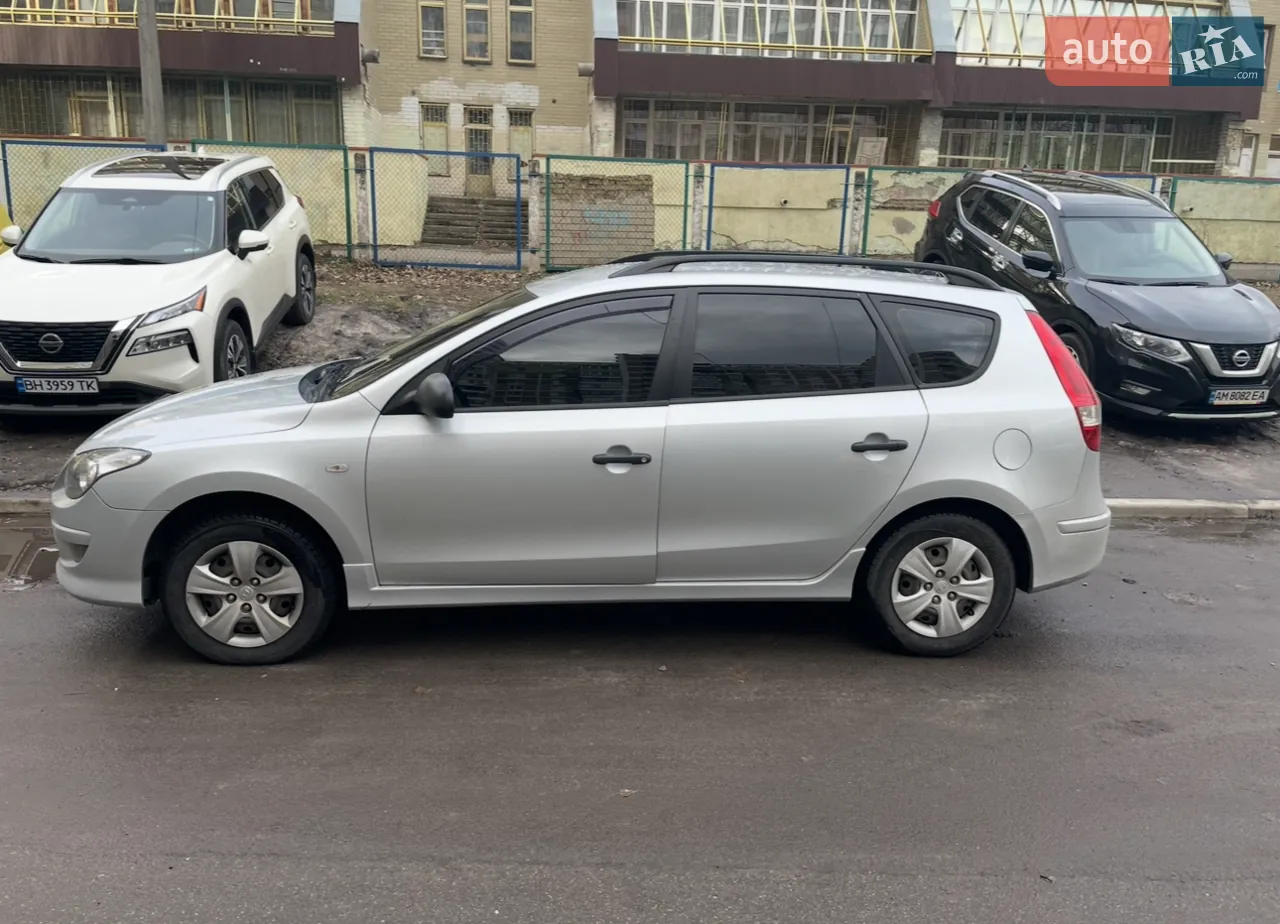 Hyundai I30 2010 photo 2