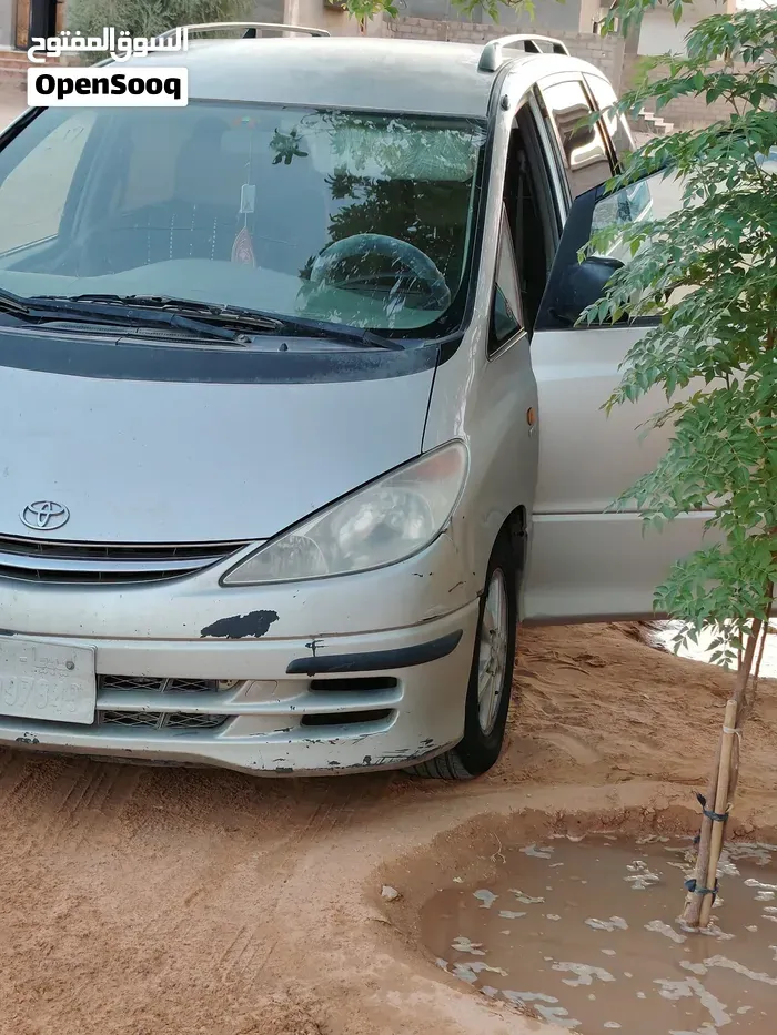 Toyota Previa 2005 photo 2