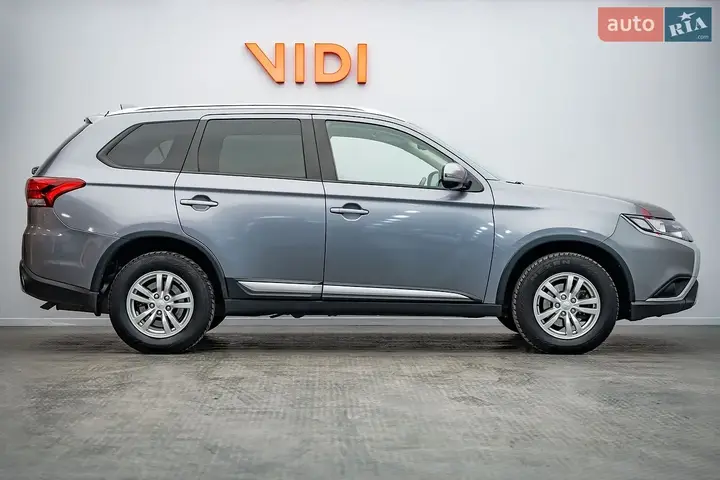 Mitsubishi Outlander 2019 photo 3