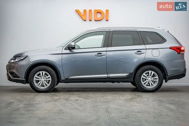 Mitsubishi Outlander 2019 photo 2