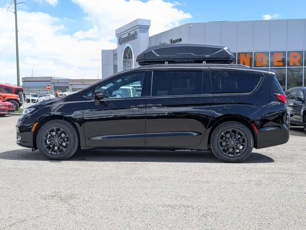Chrysler Pacifica 2026 photo 5