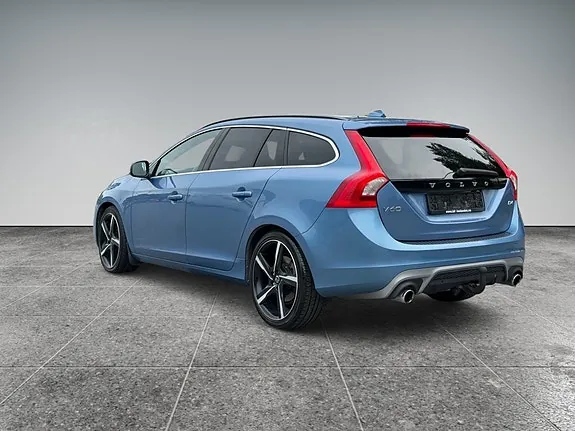 Volvo V60 2015 photo 2
