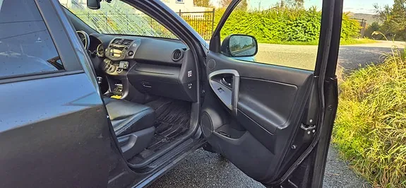 Toyota Rav4 2010 photo 5