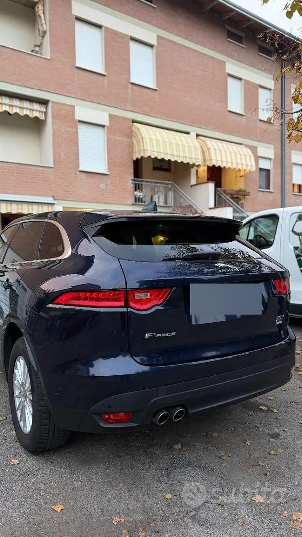 Jaguar F-Pace 2016 photo 2
