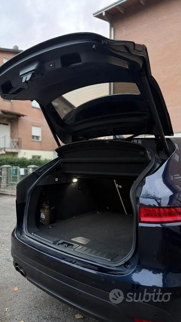 Jaguar F-Pace 2016 photo 4