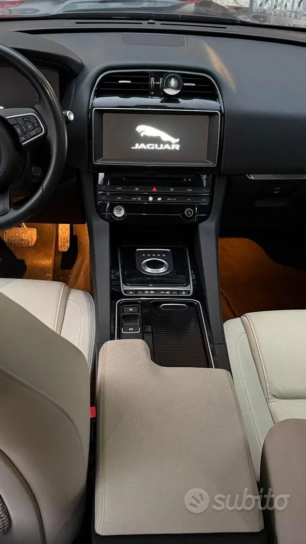 Jaguar F-Pace 2016 photo 5