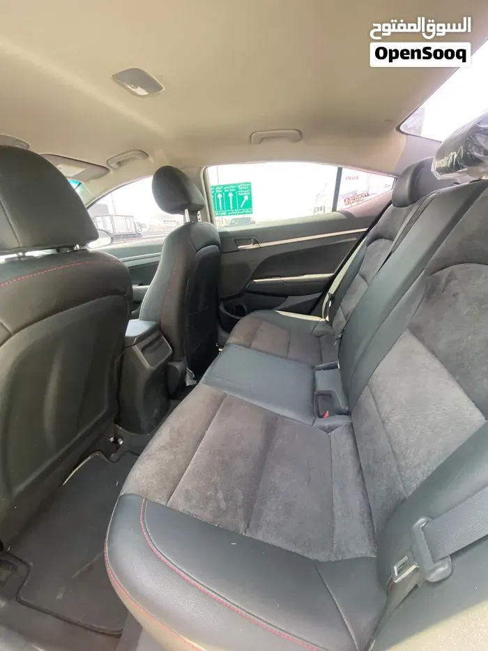 Hyundai Elantra 2017 photo 2