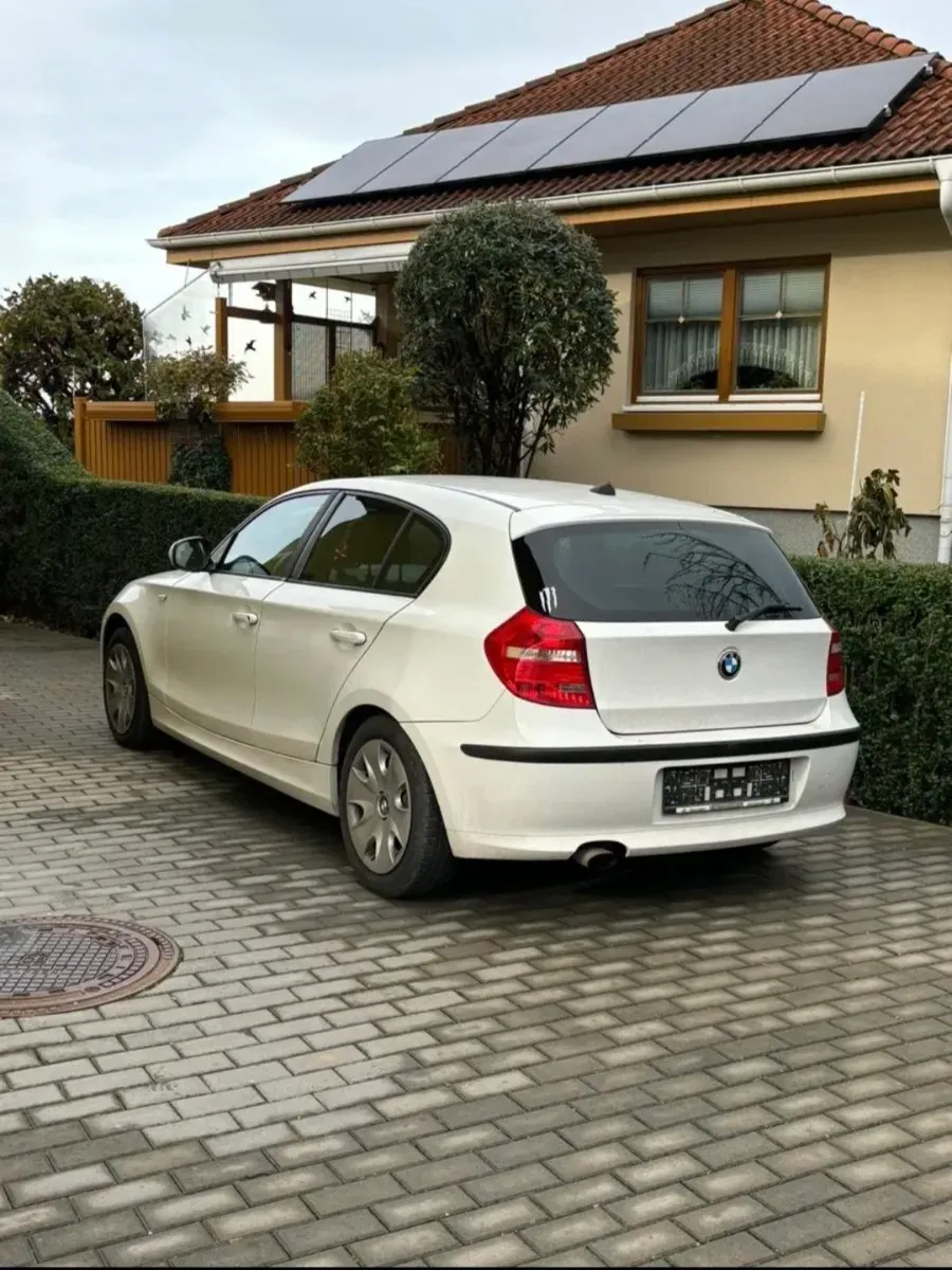 BMW 1 Series 2009 photo 3