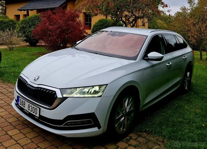 Skoda Octavia Combi 2022 photo 2