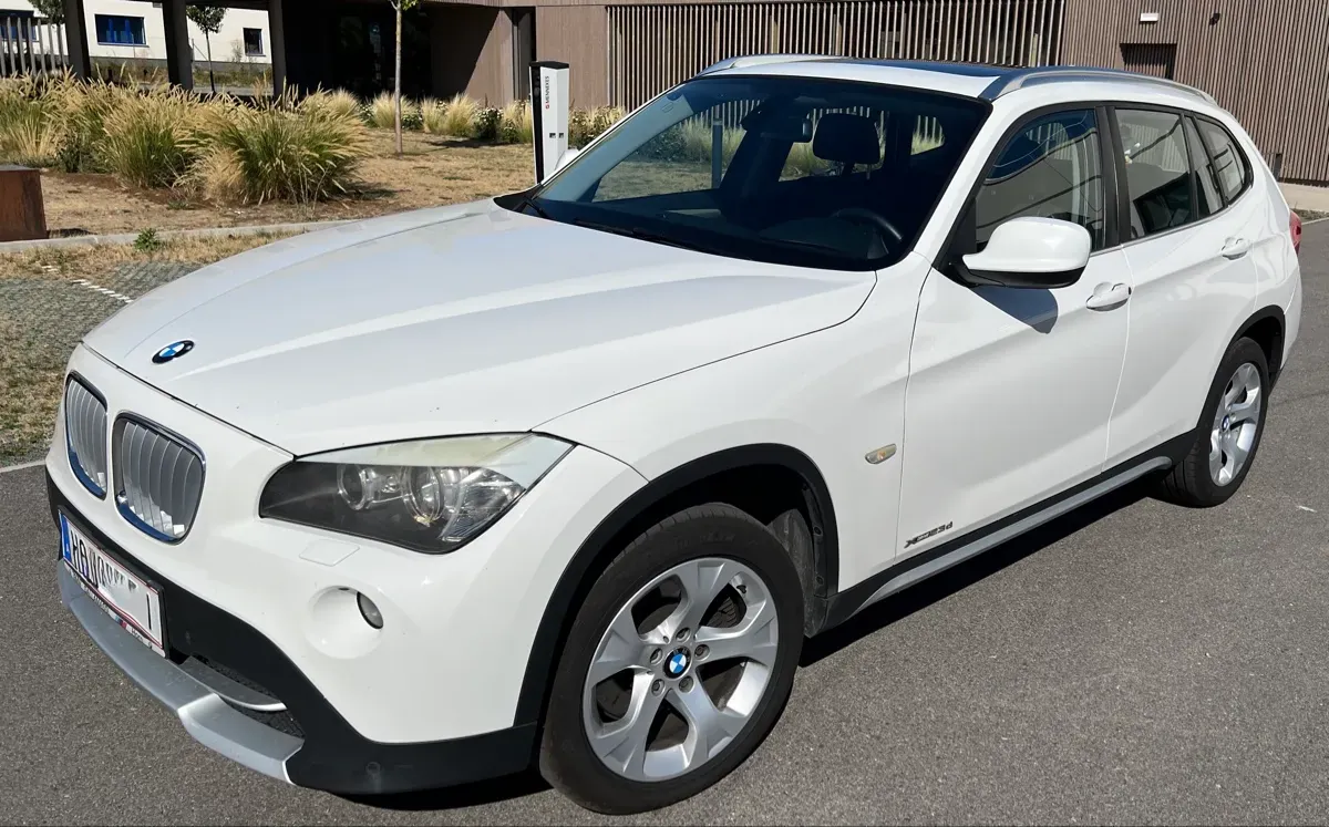 BMW X1 2011 photo 2