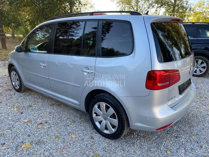 Volkswagen Touran 2012 photo 4
