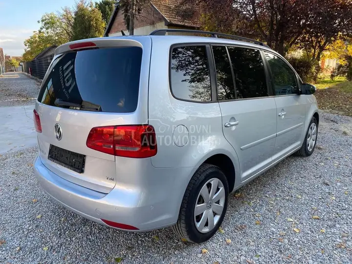 Volkswagen Touran 2012 photo 3