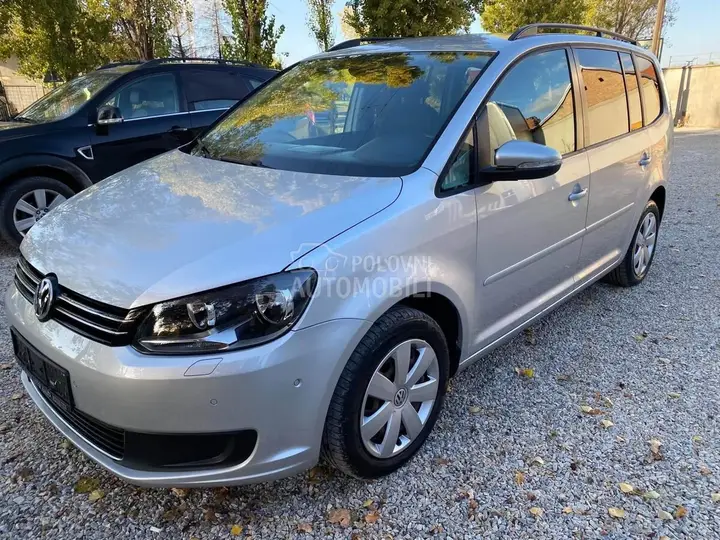 Volkswagen Touran 2012 photo 2