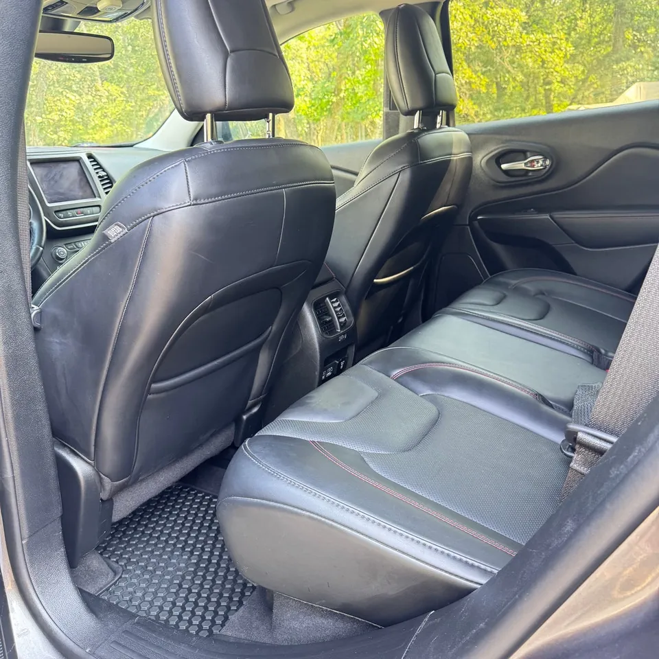 Jeep Cherokee 2021 photo 3