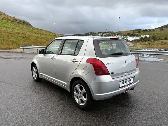 Suzuki Swift 2006 photo 5