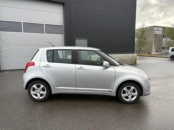 Suzuki Swift 2006 photo 2