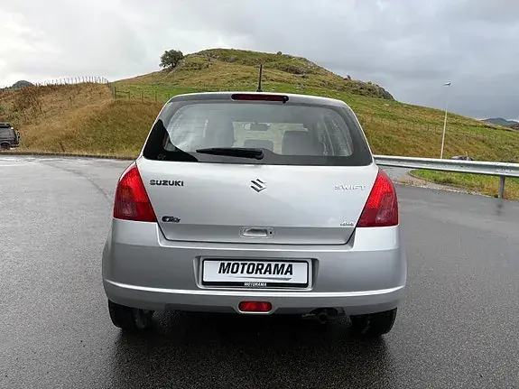 Suzuki Swift 2006 photo 4