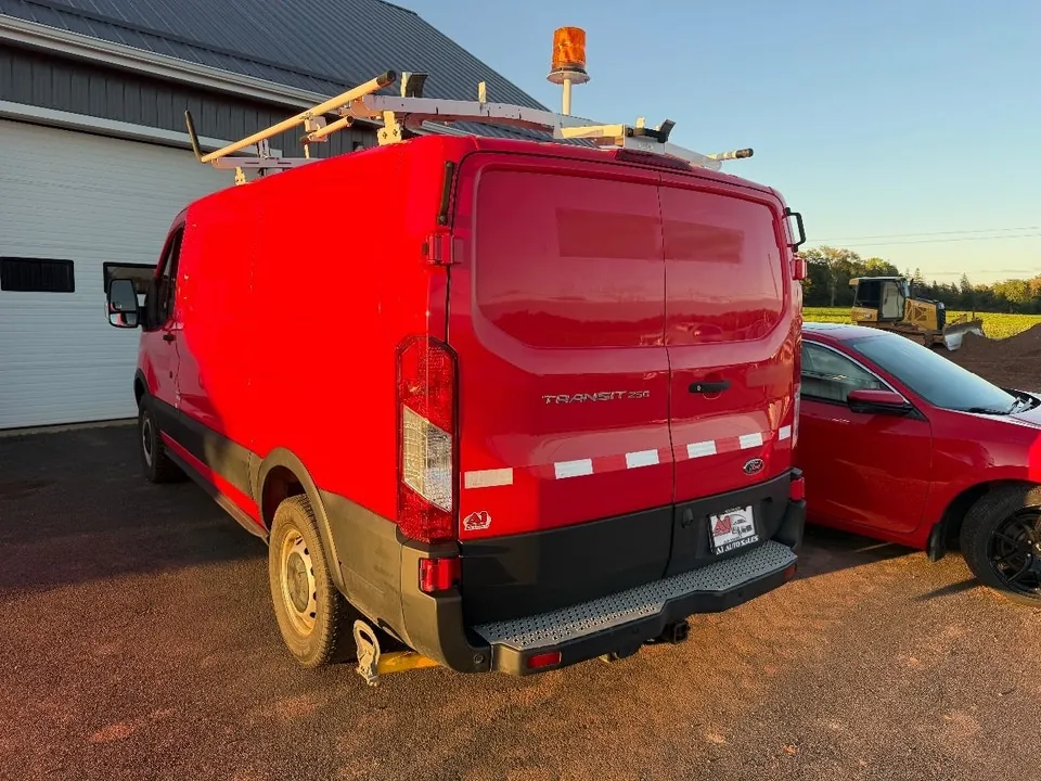 Ford Transit 2019 photo 2