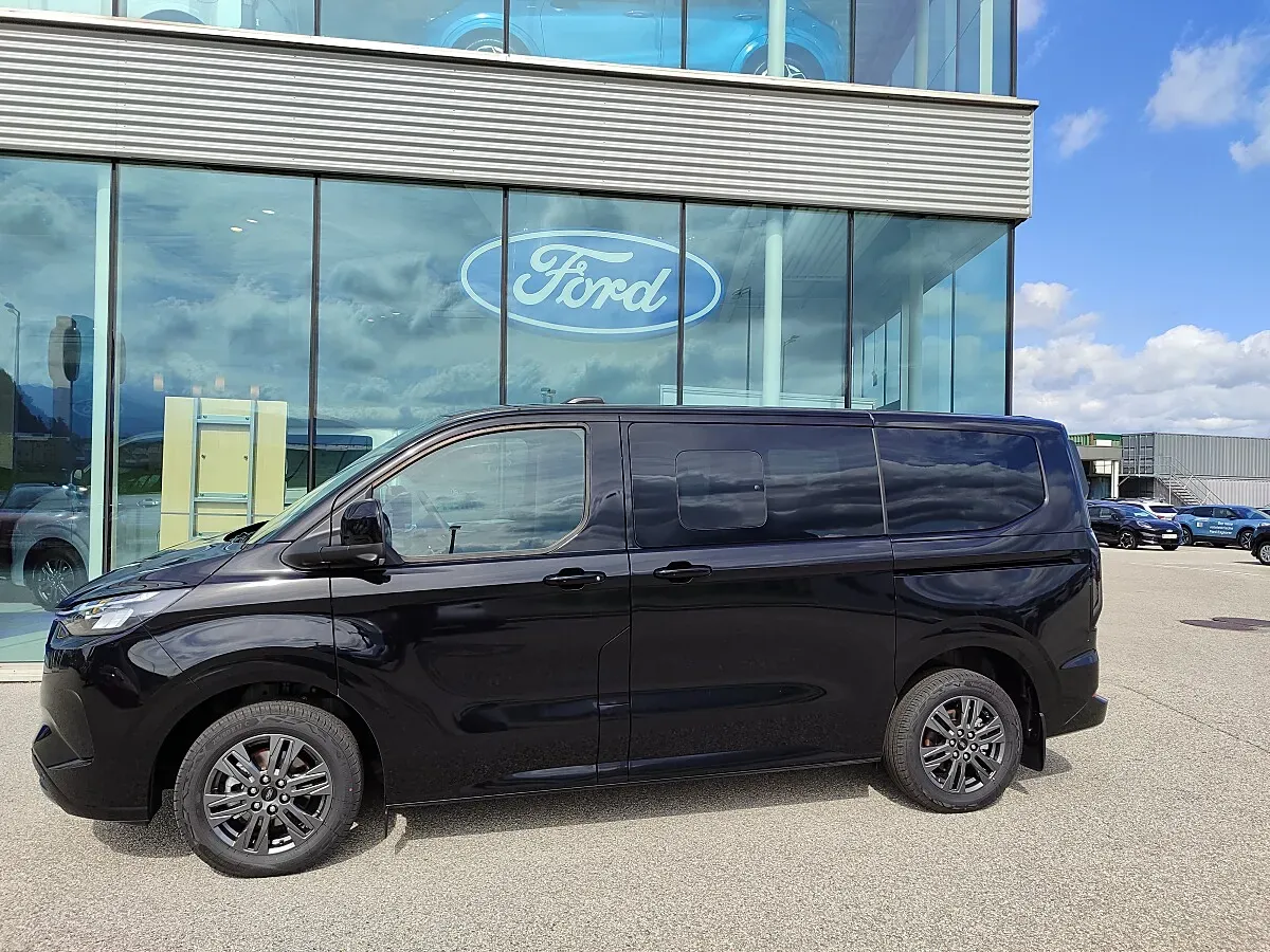 Ford Tourneo photo 2