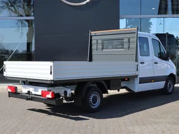 Mercedes-Benz Sprinter 2026 photo 2