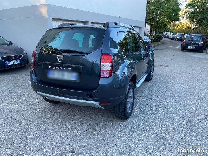 Dacia Duster 2015 photo 2