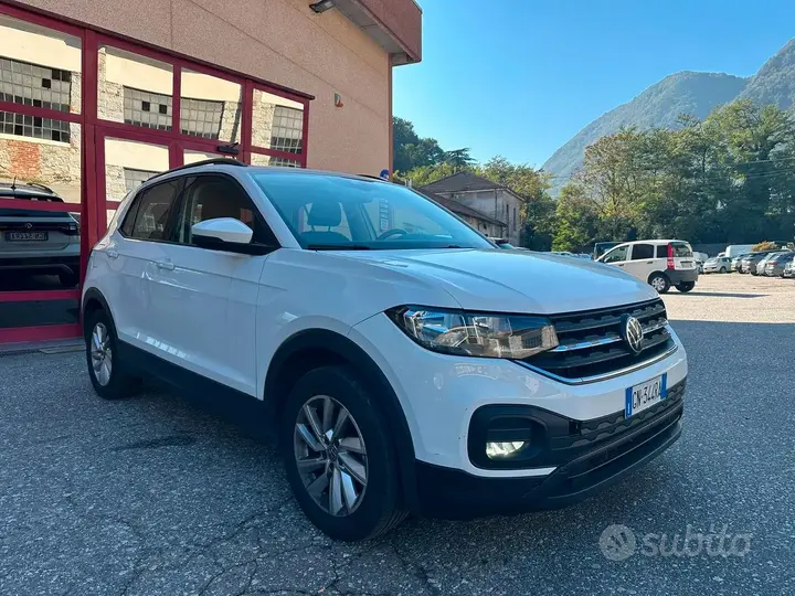 Volkswagen T-Cross 2023 photo 2