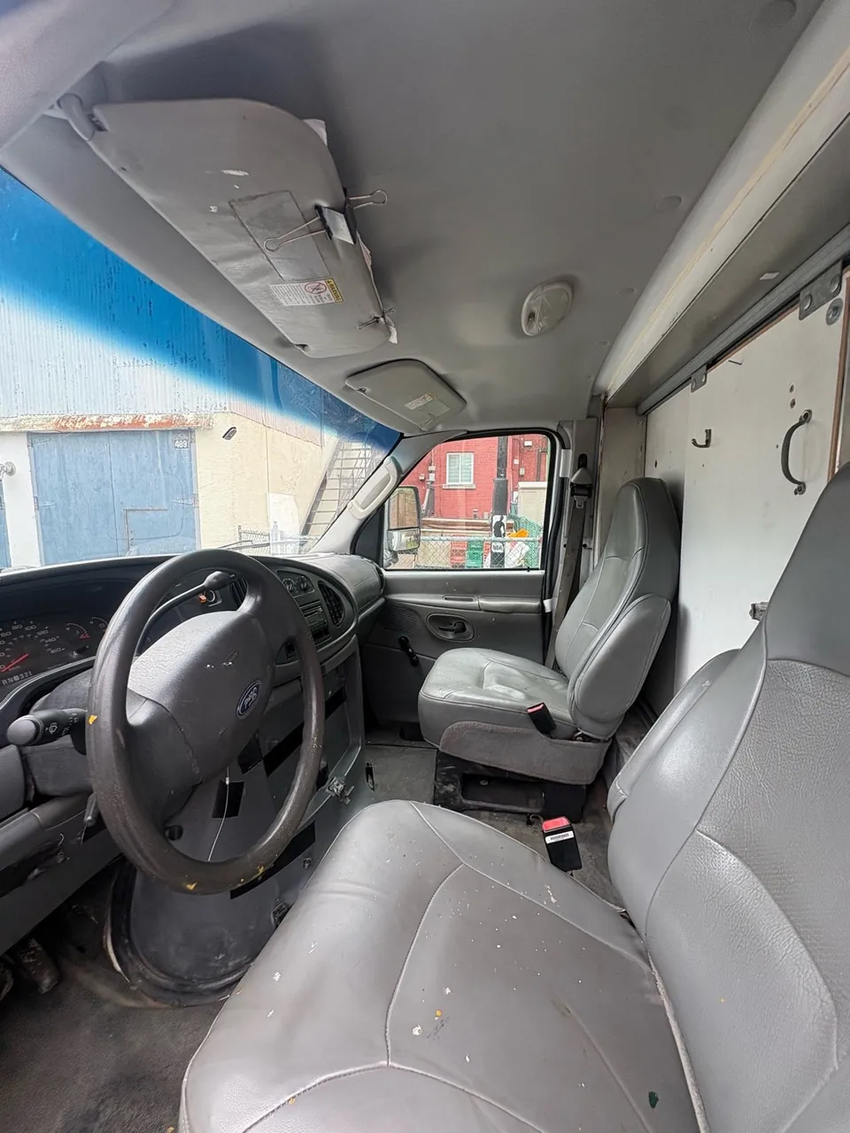 Ford E-450 2005 photo 5
