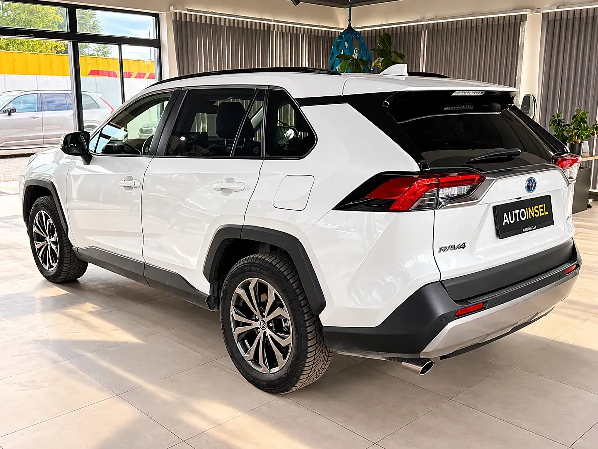 Toyota Rav4 2025 photo 3