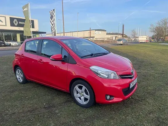 Toyota Yaris 2012 photo 4